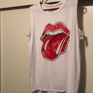Rolling stone tank